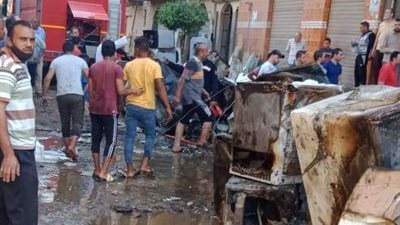 إخماد حريق إلتهم مخزن أجهزة كهربائية بالشرقية وخسائر بالملايين.صور