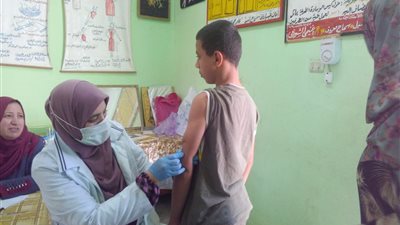 تطعيم ٢٦٤ ألف طالب بالشرقية ضد الإلتهاب السحائي خلال ٨ أيام من بداية العام الدراسى