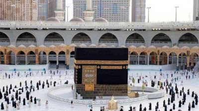 السعودية تعلن ضوابط العمرة للقادمين من الخارج.. تفاصيل