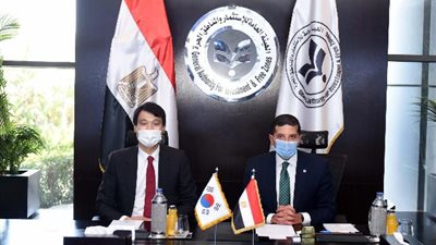 رئيس هيئة الاستثمار يبحث مع السفير الكوري تيسير إجراءات جذب الاستثمارات إلى مصر
