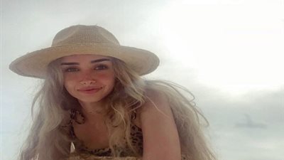 هنا الزاهد تعوض غيابها عن مهرجان الجونة بإجازة فى جزر المالديف
