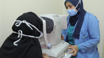 حياة كريمة وصناع الخير يجريان 59 جراحة عيون