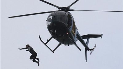 طيار يقفز من طائرة تدريب فيلقى حتفه