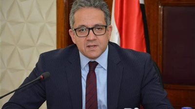 العنانى يستعرض تصميم الموقع الإلكتروني للمتحف المصري الكبير