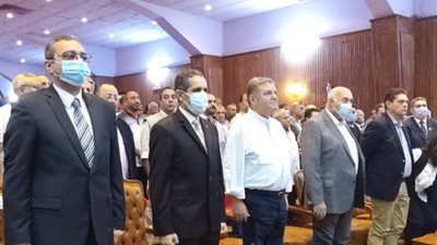وزير قطاع الأعمال ومحافظ الغربية يكرمان فريق غزل المحلة لصعودة للممتاز