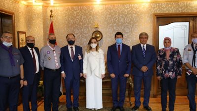 وزير الشباب يبحث التعاون مع نظيرته اللبنانية..ويسلمها وثيقة تنظيم المؤتمر الكشفى العربى2022