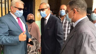 الهجان وعجلان يتفقدان لجان إنتخابات مجلس النواب بمدارس بنها