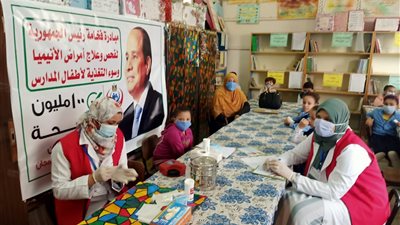 فحص ١٠ آلاف طالب بمدارس الزقازيق والصالحية