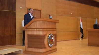 آداب سوهاج تحتفل باستقبال ١١٠٠ طالب بالبرامج الجديدة وتكرم الأوائل