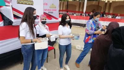 جميلات وفتيات مدينة بدر يتصدرن طوابير الناخبات فى ماراثون مجلس النواب (2020).. بالفيديو والصور