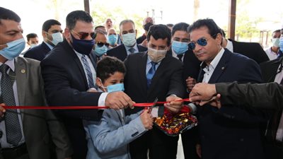 وزير الشباب يفتتح أعمال تطوير نادى الشيخ زايد