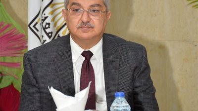مجلس جامعة أسيوط يوافق على تعيين 3 أساتذة و7 أساتذة مساعدين.. بالأسماء