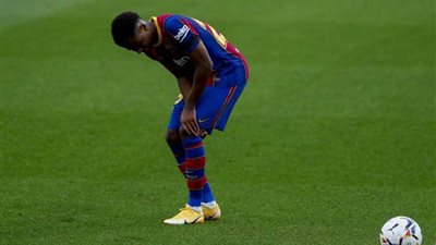 برشلونة يفتقد جهود مهاجمه الصاعد 4 شهور بسبب الاصابة