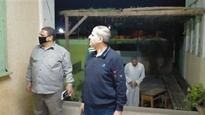 شهادة تقدير لعمال النوباتجية بمدرستي أم المؤمنين الثانوية وصلاح سالم بشرق الفيوم