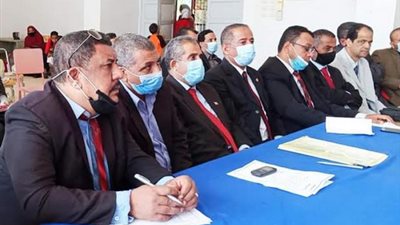 الشعراء يتنافسون على أول قطاعات المدارس بالوادى الجديد