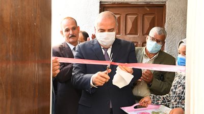 محافظ قنا يفتتح مركز خدمة المواطنين المطور بقرية حجازة