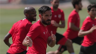نجم الاهلى يخضع للفحص الطبي