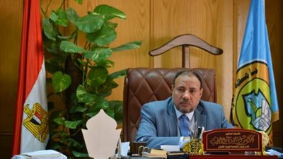 نائب رئيس جامعة الأزهر للوجه القبلي يجتمع بعمداء الكليات بأسيوط لمتابعة سير العملية التعليمية