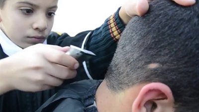 حلاق الشرقية يقتل طفل ..والسبب معايرته بكبر اذنيه