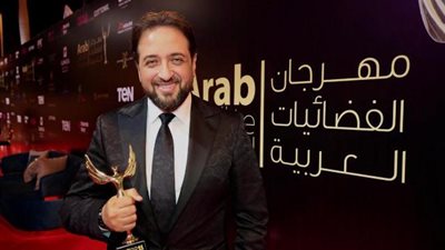 الدكتور أيمن رشوان يفوز بجائزة التميز والإبداع بمهرجان الفضائيات العربية