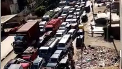 طريق مصر الاسكندرية تحول الى مقبرة للسيارات بعد غلق نفق كفر الزيات !!