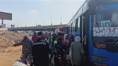 محافظ القاهرة يطمئن على الطلاب ركاب حادث اتوبيس الرحلات بالبساتين