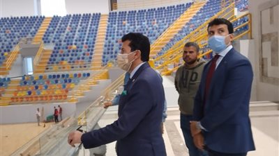 وزير الشباب يتفقد المدينة الرياضية والصالة المغطاة بالعاصمة الإدارية الجديدة