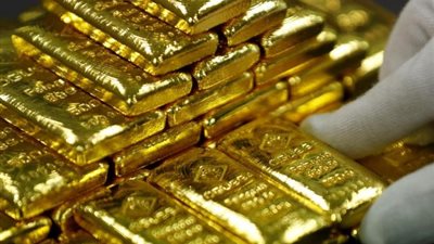 صعود الذهب مع تراجع الدولار رغم تفاؤل لقاح كورونا
