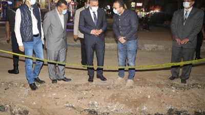 محافظ سوهاج يتفقد أعمال إحلال وتجديد خط المياه بتحرير حي شرق