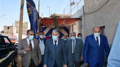 المرشحون يطرقون الابواب لاخراج الناخبين فى دوائر المنيا