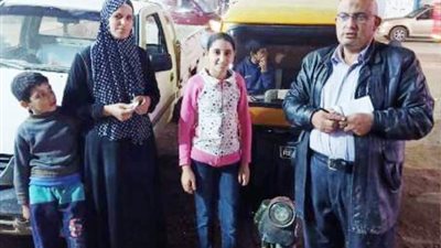 لفتة انسانية جديدة لمحافظ الشرقية.. تخصيص كشك لأسرة الطفلة سائقة التوك توك.. بالصور