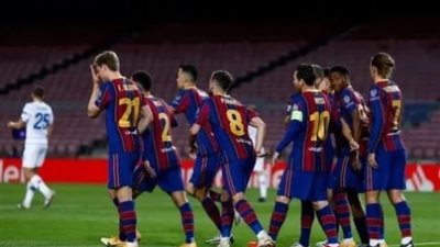 بالفيديو.. برشلونة يقسو على دينامو كييف برباعية ويتأهل لثمن نهائي الأبطال