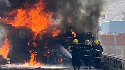 الحماية المدنية باسيوط تسيطر على حريق هائل شب فى فنطاس محمل ب٨٥ طن بنزين