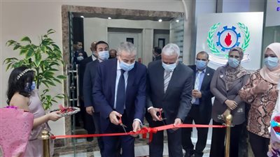 وزير التموين: الحصول على الخدمة من مكتب السجل التجارى النموذجًى بالسويس فى مدة لا تتجاوز 15 دقيقة