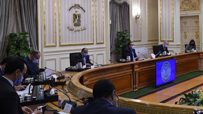 رئيس الوزراء يتابع مشروع إنشاء مجمع الخدمات الحكومية بكل محافظة