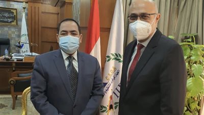 رئيس جامعة طنطا يلتقى رئيس الجهاز المركزى للتنظيم والإدارة