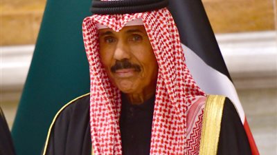 أمير الكويت يهنئ وزير الصحة بنجاح أول عملية زراعة كبد