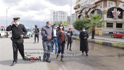 محافظ دمياط تجرى جولة لمتابعة عمليات كسح مياه الأمطار و مواجهة الطقس السيئ