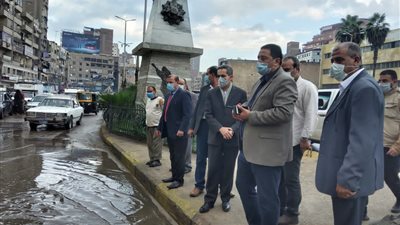 د. رحمى ينتقل للمحلة الكبرى للاشراف على شفط مياه الأمطار -صور وفيديو