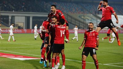 حكم نهائى القرن يطرد حسين الشحات بعد فوز الأهلى على الزمالك.. تعرف على التفاصيل