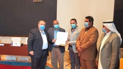 تكريم المشاركين في تجهيز مركز فحص تداول الأغذية بشرم الشيخ - صور