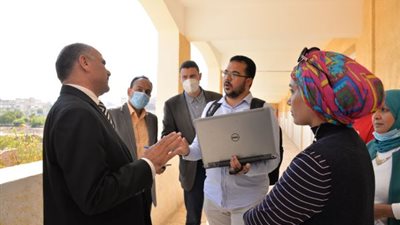 رئيس جامعة الأقصر فى زيارة تفقدية لكلية السياحة والفنادق.. بالصور