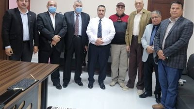 طارق بلال يفوز بمنصب رئيس مجلس أمناء إدارة الشروق وبدر التعليمية بالتزكية.. صور
