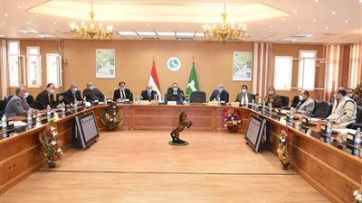 محافظ الشرقية يقرر: تشكيل لجنة فنية لترفيق المنطقة الصناعية ببلبيس