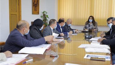 محافظ دمياط تبحث مخطط تطوير محطة شرق الدلتا للنقل والسياحة