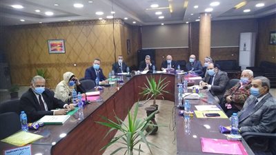 الفيومي: مجالس الأمناء شريكا أساسيا في النهوض بالمنظومة التعليمية