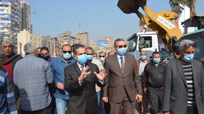 محافظ الغربية ونائبه يتفقدان المعدات بالمحلة الكبرى استعدادا لصقر ٧٣-صور
