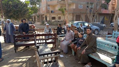 العشرات في عزاء ضحايا سفاح السيفا بطوخ.. الأهالي يرددون 