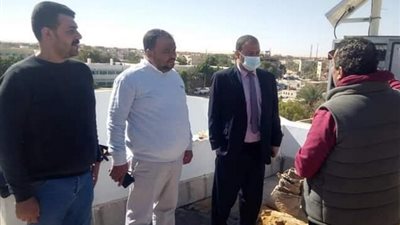 تركيب محطات لقياس الأمطار فوق أسطح الادارات بالوادى الجديد