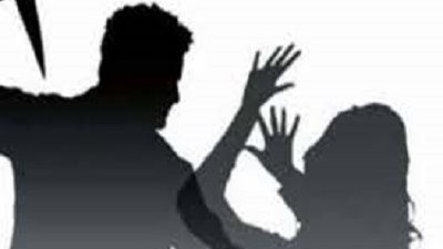 يقتل شقيقتيه انتقاماً من أمه